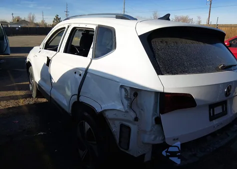 2023 Volkswagen Taos 1.5T Se z USA, uszkodzony, nr VIN 3VVUX7B26PM354554